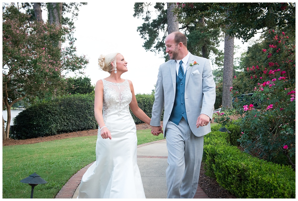 Wedding couple at Forest Lake Country Club